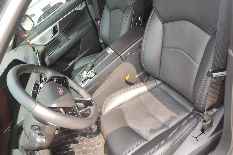 Used Cadillac CT6 2023 28T Luxury Version Left Front Seat