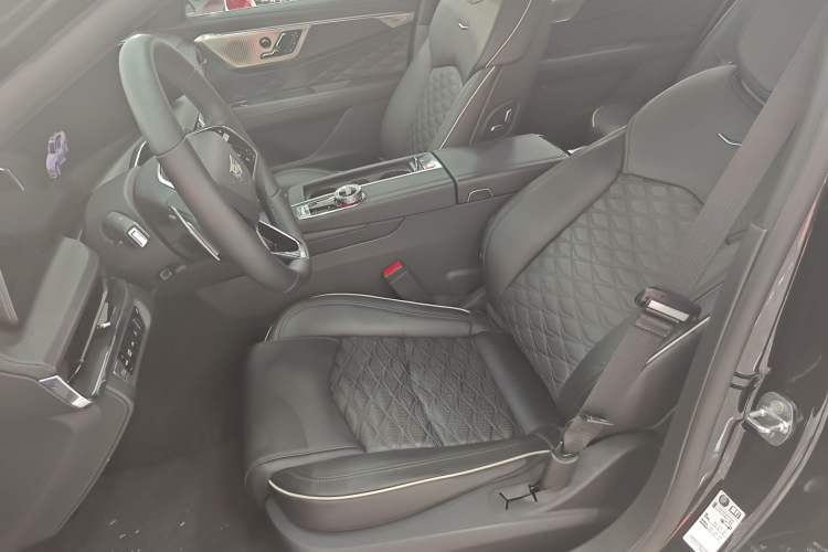 Used Cadillac CT6 2023 28T Platinum Edition Left Front Seat