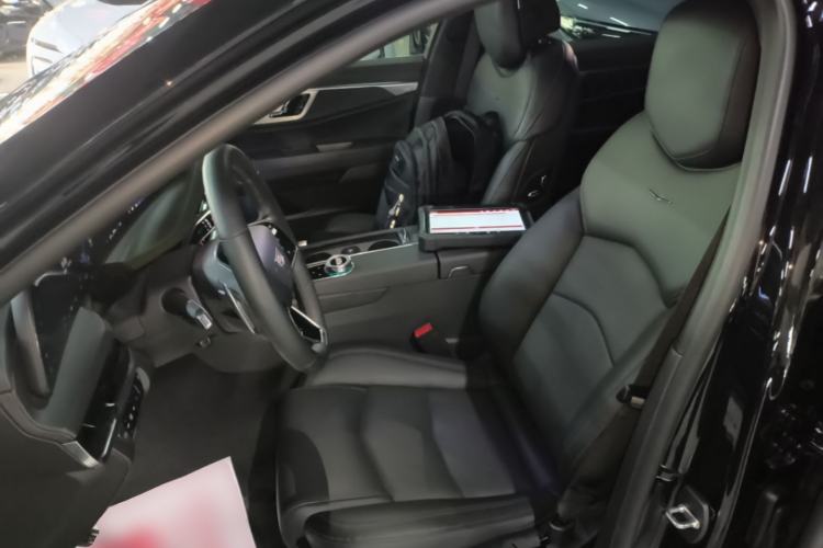 Used Cadillac CT6 2023 28T Luxury Version Left Front Seat