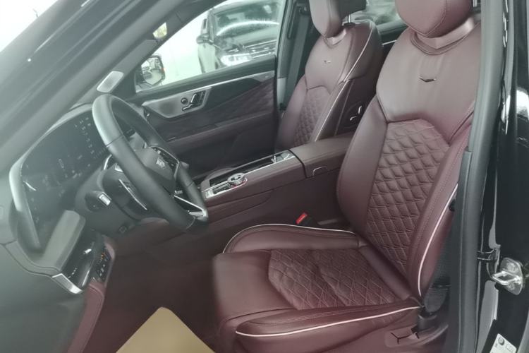 Used Cadillac CT6 2023 28T Platinum Edition Left Front Seat