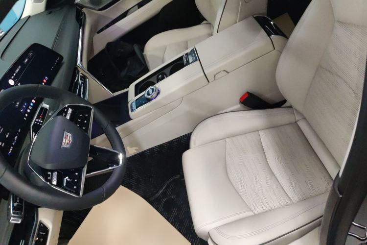 Used Cadillac CT6 2023 28T Luxury Version Left Front Seat
