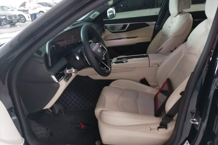 Used Cadillac CT6 2023 28T Luxury Version Left Front Seat