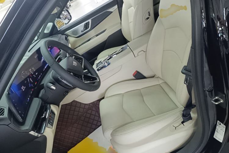 Used Cadillac CT6 2023 28T Luxury Version Left Front Seat