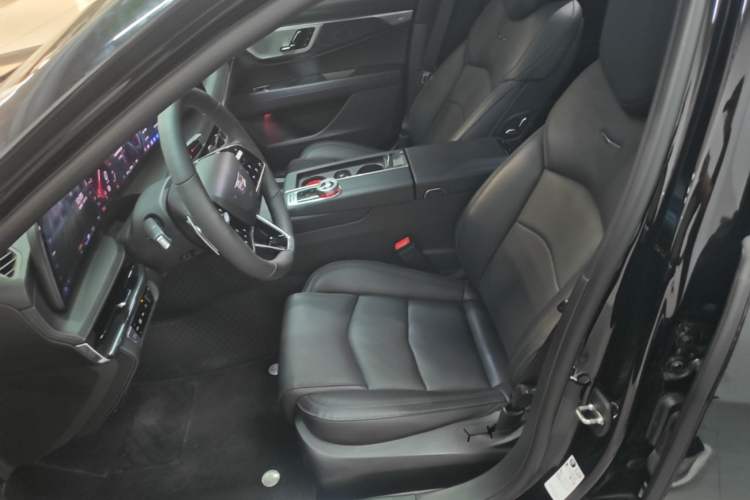 Used Cadillac CT6 2023 28T Luxury Version Left Front Seat