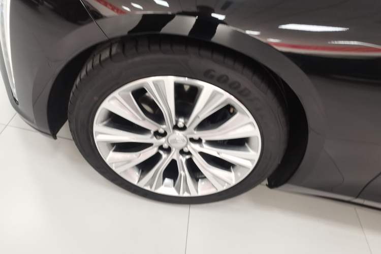 Used Cadillac CT6 2023 28T Platinum Edition Left Front Wheel Hub