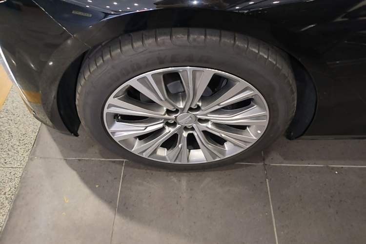 Used Cadillac CT6 2023 28T Prestige Model Left Front Wheel Hub
