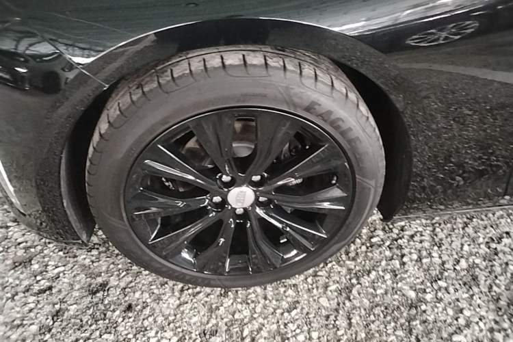 Used Cadillac CT6 2023 28T Prestige Model Left Front Wheel Hub