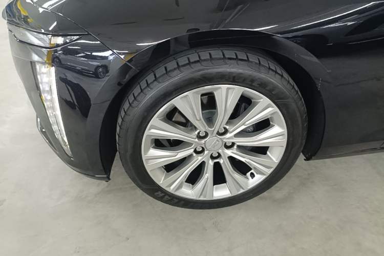 Used Cadillac CT6 2023 28T Luxury Version Left Front Wheel Hub