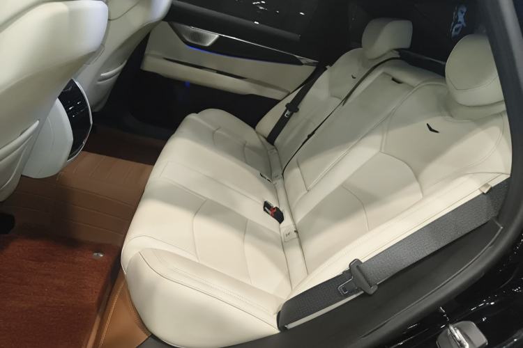 Used Cadillac CT6 2023 28T Luxury Version Left Rear Seat