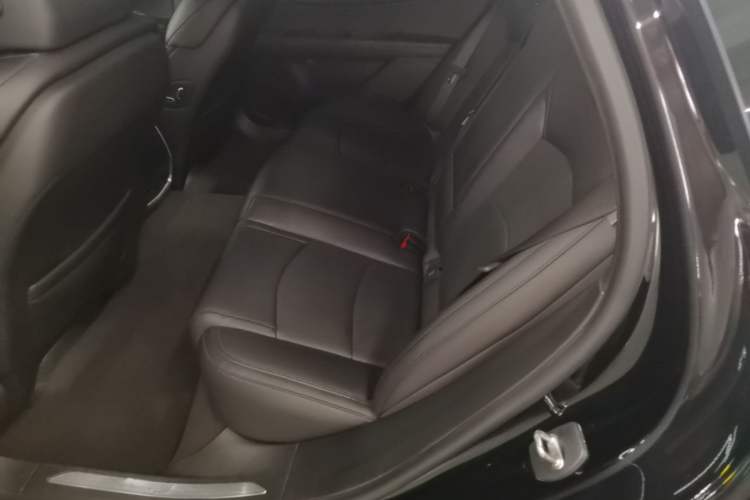 Used Cadillac CT6 2023 28T Luxury Version Left Rear Seat