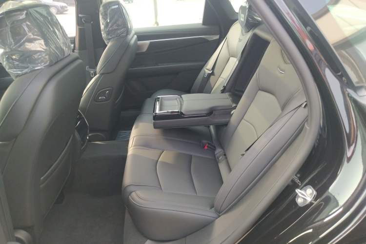 Used Cadillac CT6 2023 28T Luxury Version Left Rear Seat