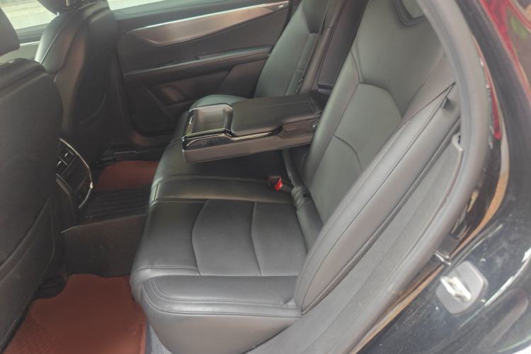Used Cadillac CT6 2023 28T Fashion Edition Left Rear Seat