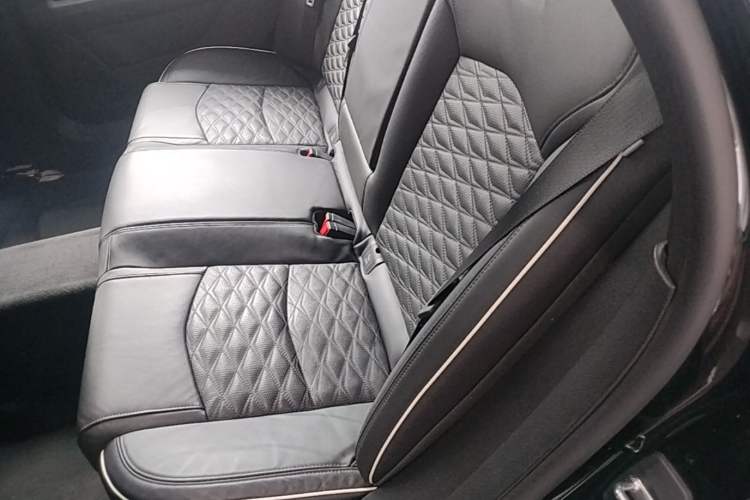 Used Cadillac CT6 2023 28T Platinum Edition Left Rear Seat