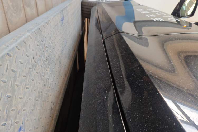 Used Cadillac CT6 2023 28T Platinum Edition Left Side Sill