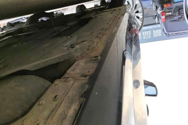 Used Cadillac CT6 2023 28T Prestige Model Left Side Sill