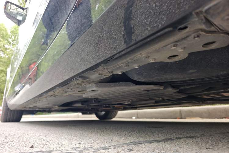 Used Cadillac CT6 2023 28T Prestige Model Left Side Sill