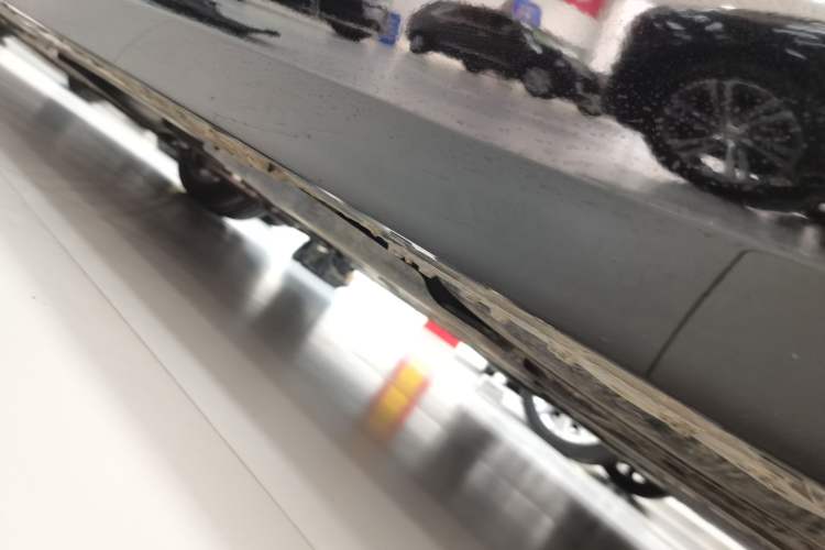 Used Cadillac CT6 2023 28T Platinum Edition Left Side Sill