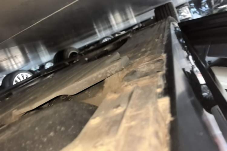 Used Cadillac CT6 2023 28T Luxury Version Left Side Sill