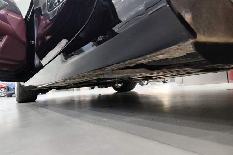 Used Cadillac CT6 2023 28T Prestige Model Left Side Sill