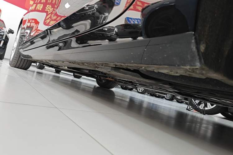 Used Cadillac CT6 2023 28T Prestige Model Left Side Sill