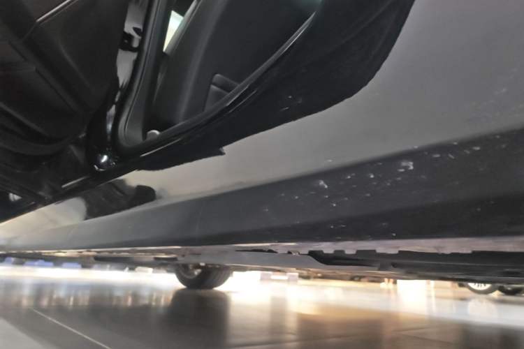 Used Cadillac CT6 2023 28T Luxury Version Left Side Sill