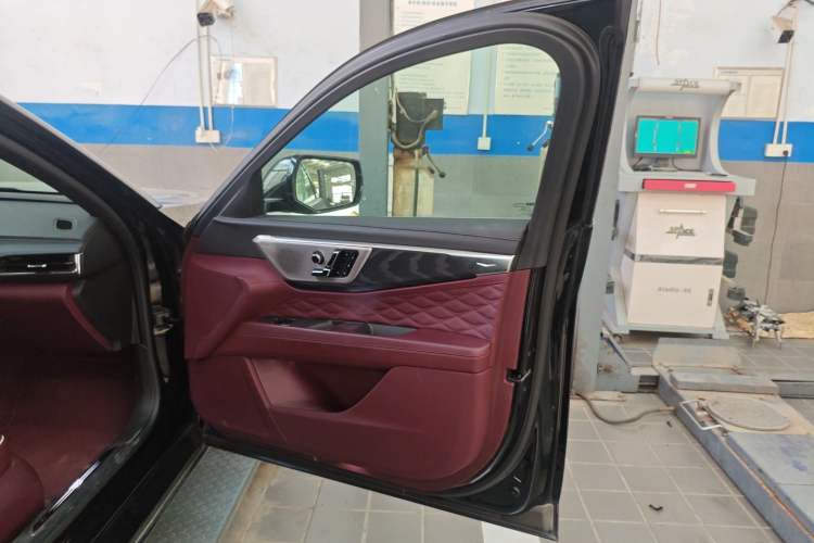 Used Cadillac CT6 2023 28T Platinum Edition Right Front Door Interior