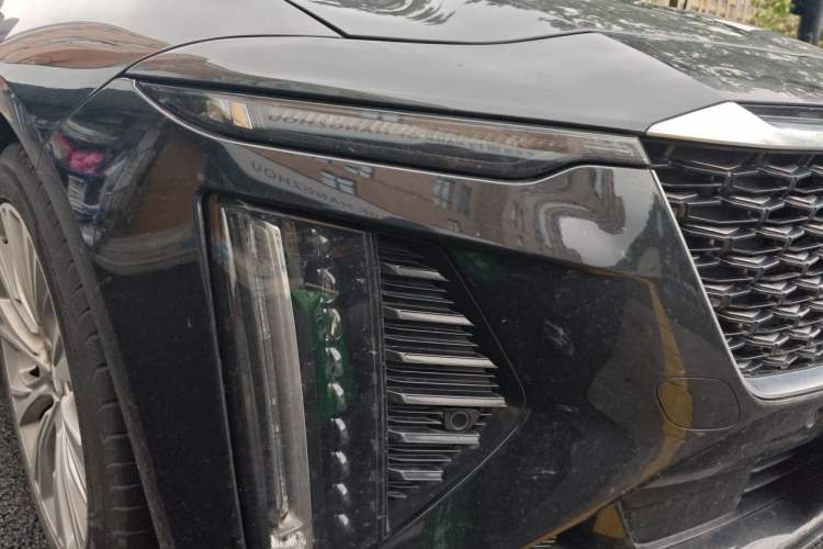 Used Cadillac CT6 2023 28T Luxury Version Right Front Headlight