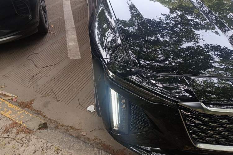 Used Cadillac CT6 2023 28T Luxury Version Right Front Headlight