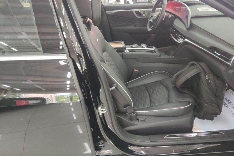 Used Cadillac CT6 2023 28T Platinum Edition Right Front Seat