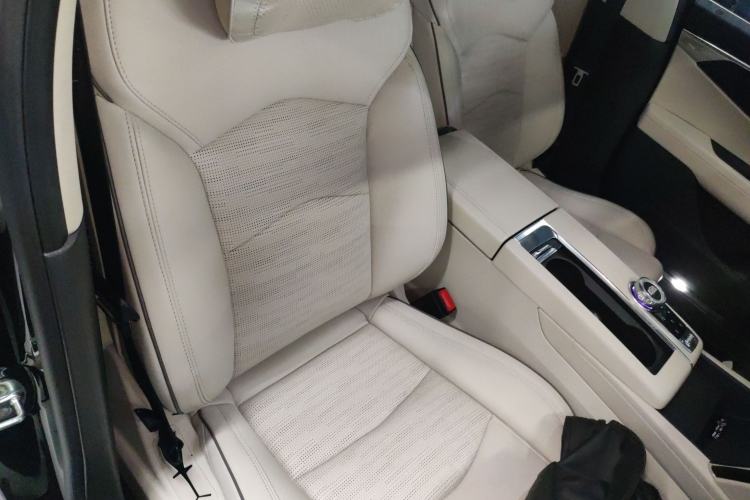 Used Cadillac CT6 2023 28T Luxury Version Right Front Seat