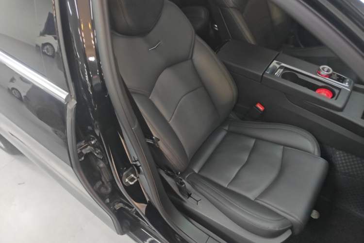 Used Cadillac CT6 2023 28T Luxury Version Right Front Seat