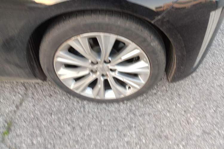 Used Cadillac CT6 2023 28T Prestige Model Right Front Wheel Hub