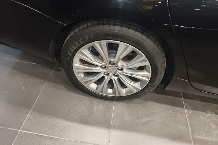 Used Cadillac CT6 2023 28T Luxury Version Right Rear Wheel Hub