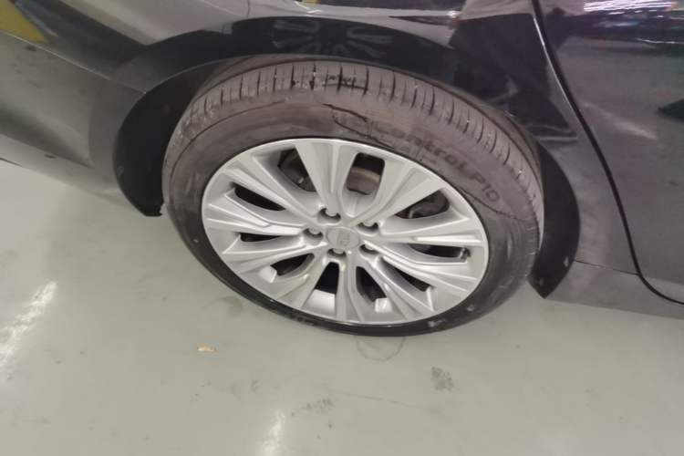 Used Cadillac CT6 2023 28T Luxury Version Right Rear Wheel Hub