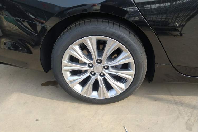 Used Cadillac CT6 2023 28T Luxury Version Right Rear Wheel Hub