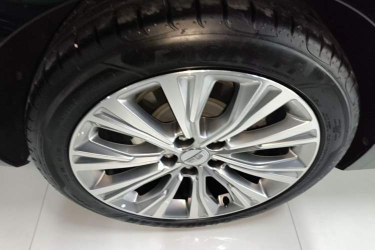 Used Cadillac CT6 2023 28T Luxury Version Right Rear Wheel Hub