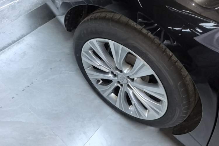 Used Cadillac CT6 2023 28T Luxury Version Right Rear Wheel Hub