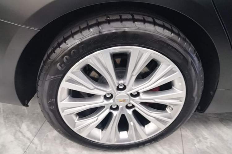 Used Cadillac CT6 2023 28T Prestige Model Right Rear Wheel Hub