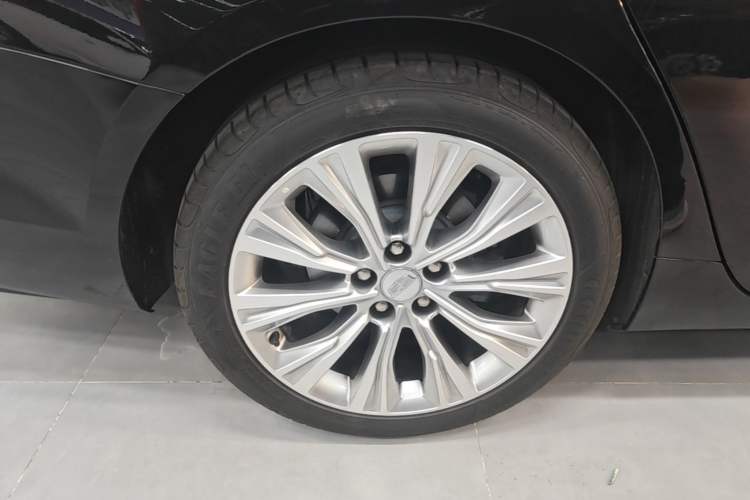 Used Cadillac CT6 2023 28T Luxury Version Right Rear Wheel Hub