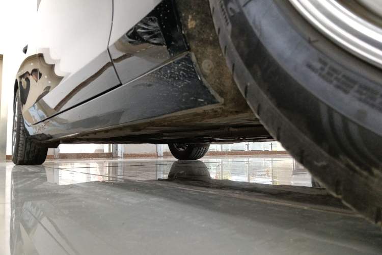 Used Cadillac CT6 2023 28T Fashion Edition Right Side Sill