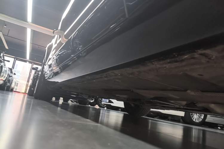 Used Cadillac CT6 2023 28T Prestige Model Right Side Sill