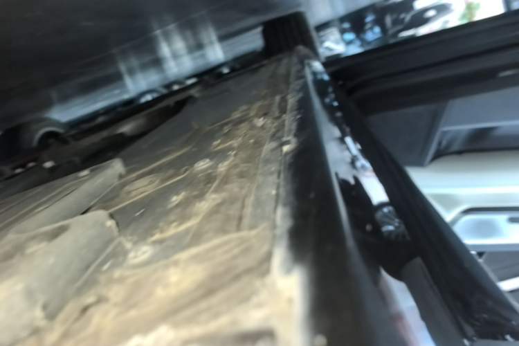 Used Cadillac CT6 2023 28T Luxury Version Right Side Sill