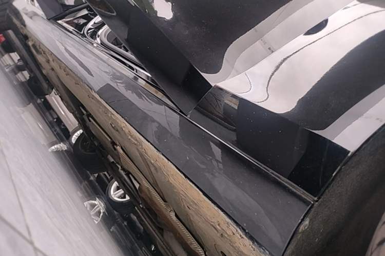 Used Cadillac CT6 2023 28T Platinum Edition Right Side Sill