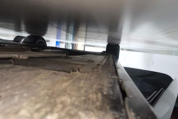 Used Cadillac CT6 2023 28T Platinum Edition Right Side Sill