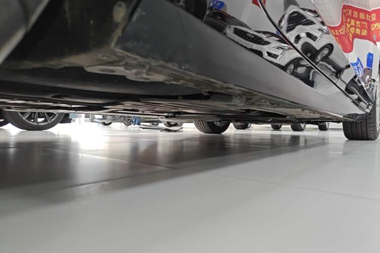 Used Cadillac CT6 2023 28T Prestige Model Right Side Sill