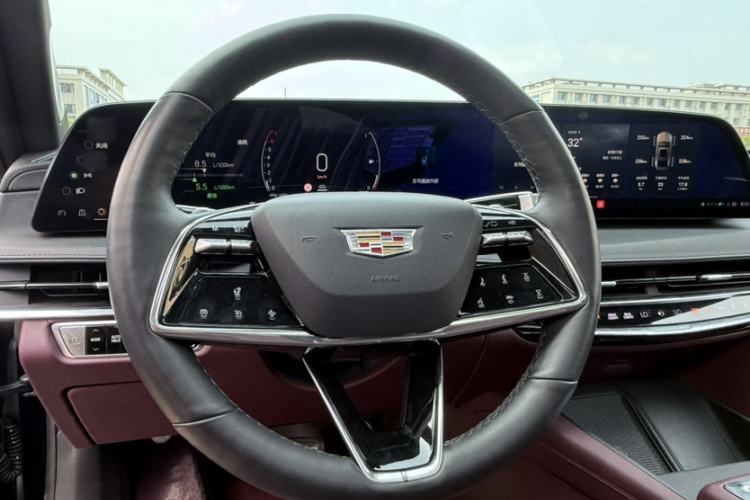 Used Cadillac CT6 2023 28T Platinum Edition Steering Wheel