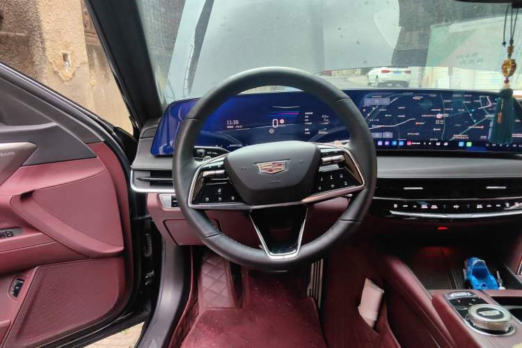 Used Cadillac CT6 2023 28T Prestige Model Steering Wheel
