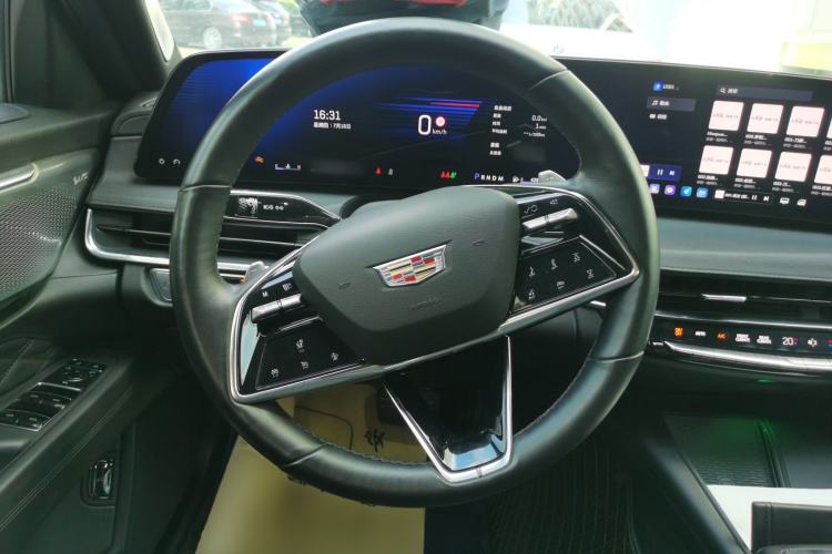 Used Cadillac CT6 2023 28T Prestige Model Steering Wheel