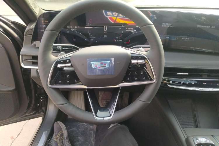 Used Cadillac CT6 2023 28T Luxury Version Steering Wheel