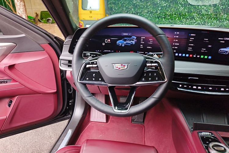 Used Cadillac CT6 2023 28T Prestige Model Steering Wheel